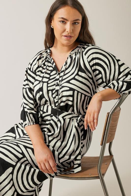 Evans EVANS Curve Black & White Abstract Print Midi Dress