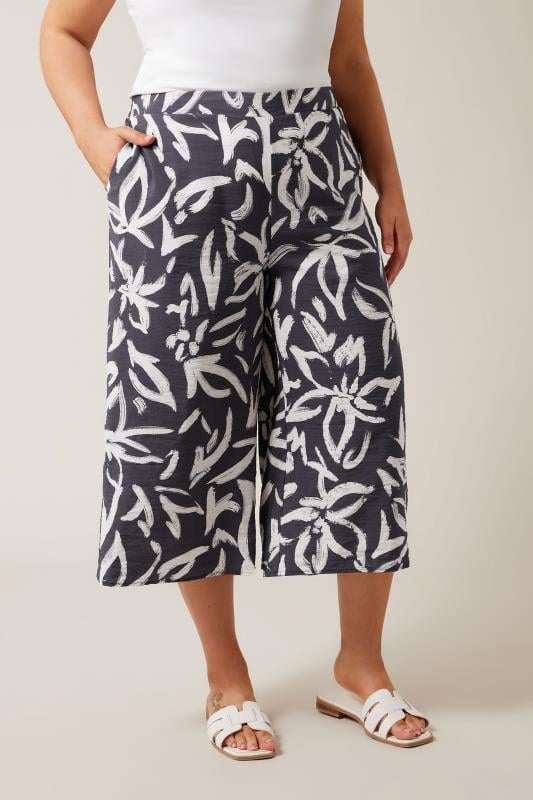 Evans EVANS Curve Navy Blue Floral Print Wide Leg Culottes