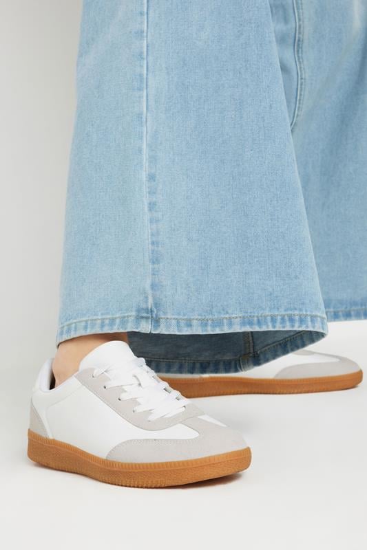 Evans LTS Ivory White Retro Gum Sole Trainer In Standard Fit