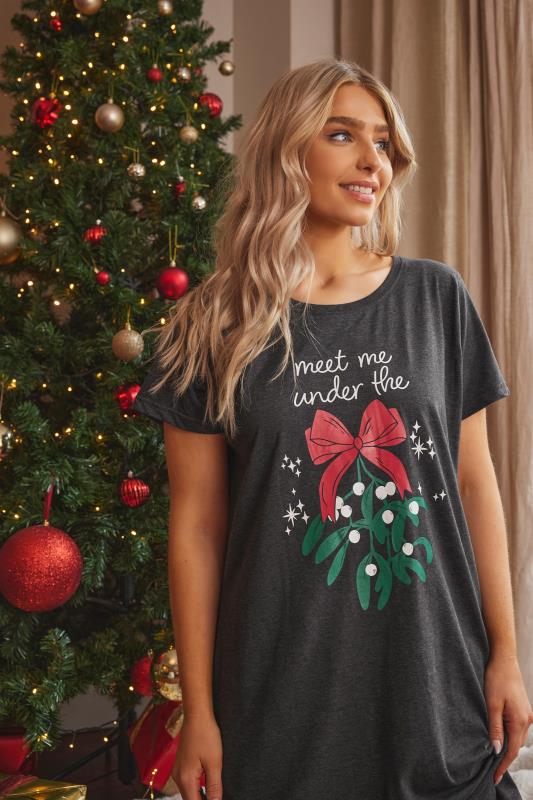 Evans M&Co Black Cotton Christmas Mistletoe Print Nightdress