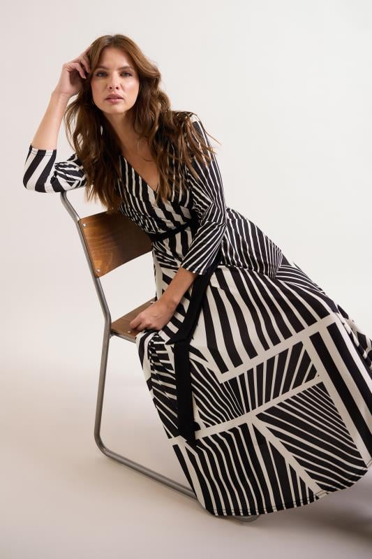 evans M&Co Black & White Abstract Print Midi Wrap Dress