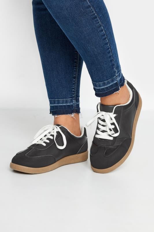 evans Yours Black Retro Gum Sole Trainers In Extra Wide EEE Fit